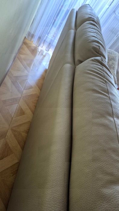 De vanzare canapea din piele neextensibila
