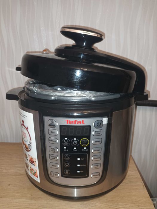 Мултикукър Tefal нов!