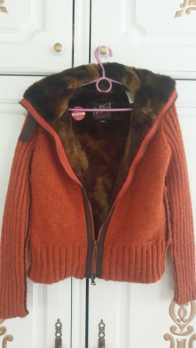 Топла плетена жилетка Miss 60