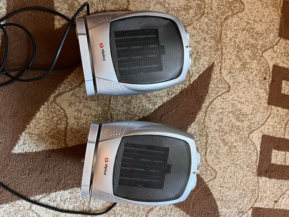 Vand 4 radiatoare + 13 role tapet