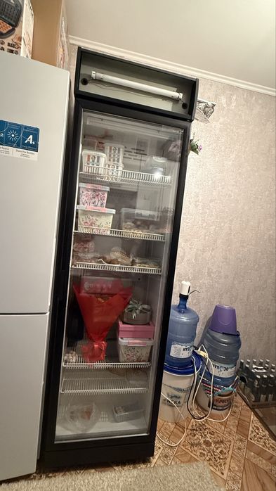 Продам витринный Холодильник бу