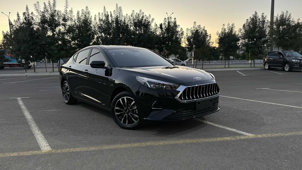 JAC J7 автомобилини катта чегирмада