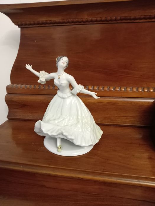 Bibelou Mireasa, portelan