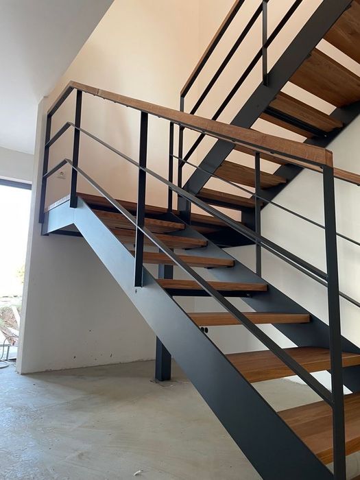 Установка дверей,установка лестниц