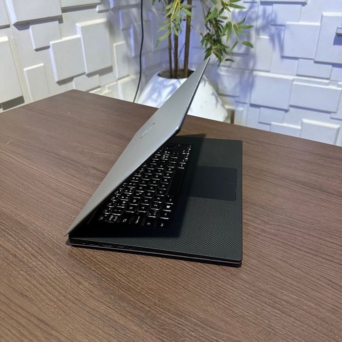 Laptop Dell Precision i9 9980HK / 32GB / Ecran 4K Touch / Placă Video