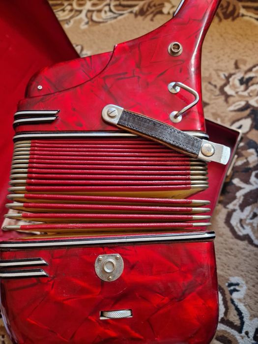 Vând acordeon italienesc