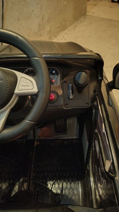 Акумулаторна кола Мерцедес AMG, перфектно състояние, 200 лв