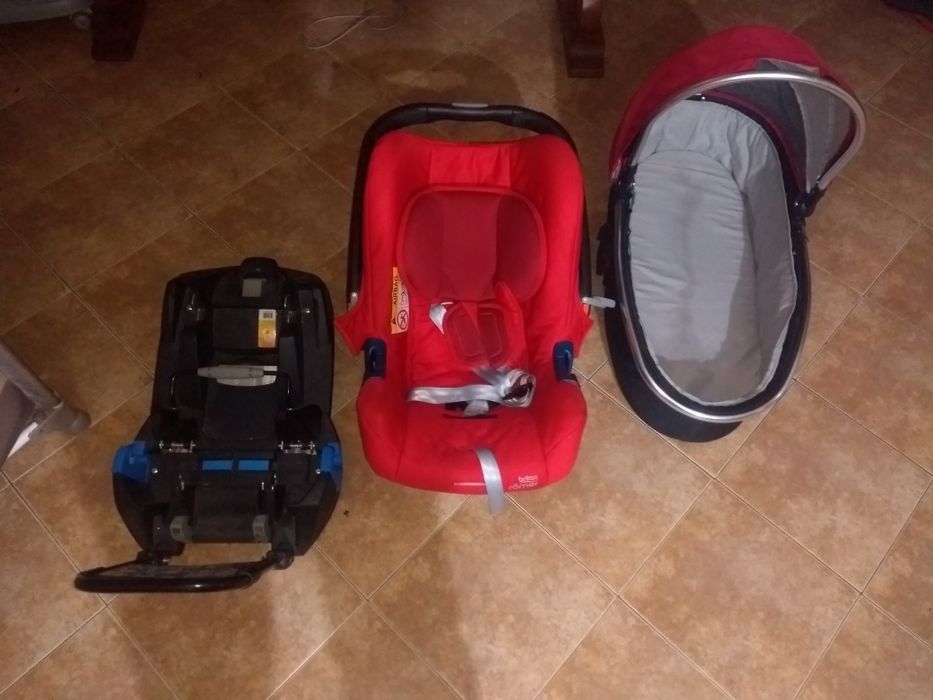 Бебешка количка с 3 коша и всички екстри