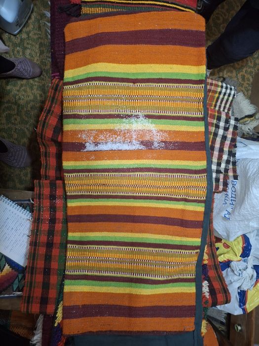 Мини килимчета, платове, родоп. и плетени на една кука калъфки, гайтан