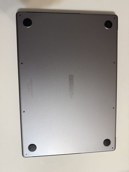 MacBook Pro 16 M1 Pro / 512GB /