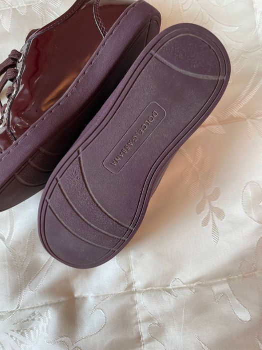 Кеды на девочку лаковые