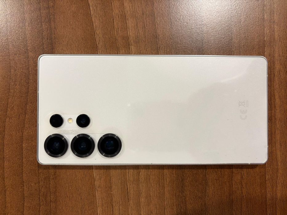 Vand S25 Ultra Titanium  WhiteSilver 256 Gb ,12 Gb Ram cu garantie emag pana 09.2027