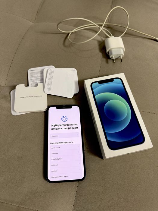 Продавам iphone 12 цвят син 128