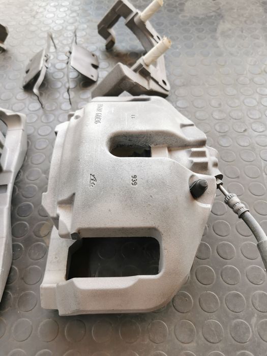 Предни спирачни апарати с дискове от BMW F10 F11 M50D 550D