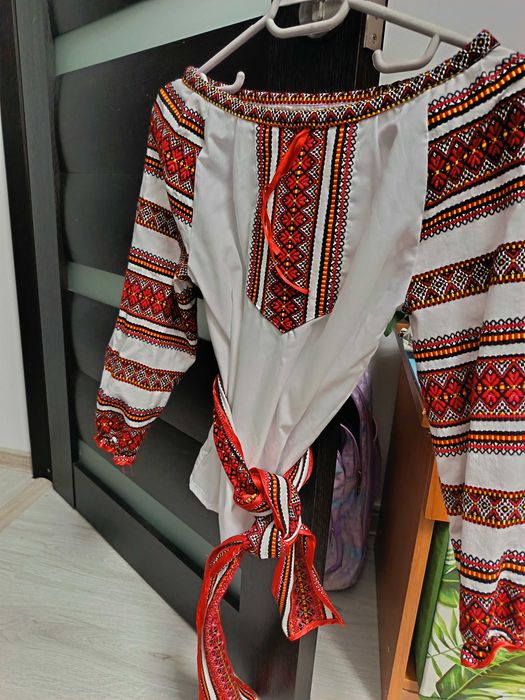 Costum popular copii. 3 piese- ie brodata, le, brau si fusta