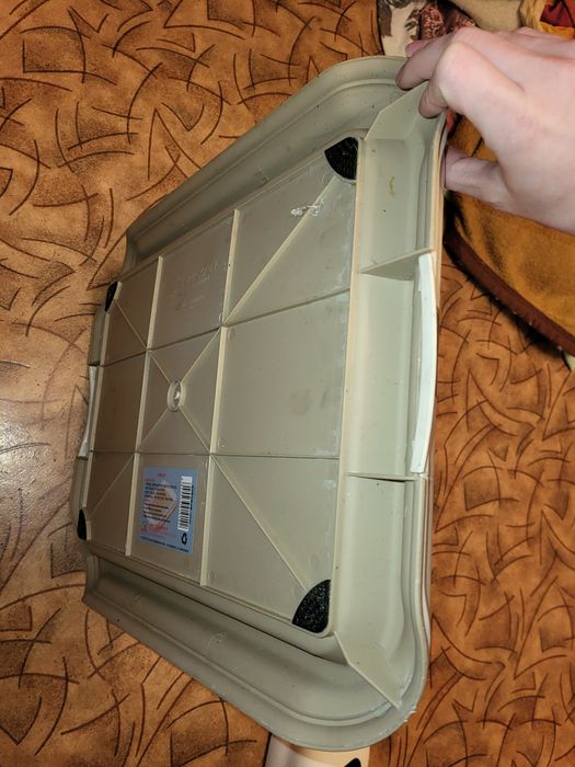 Лоток для животных с решёткой