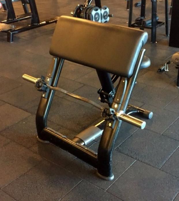 Фитнес уред Technogym Scott Bench Element+