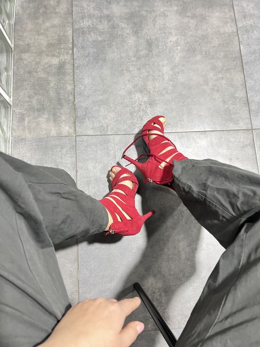 Босоножки замшевые