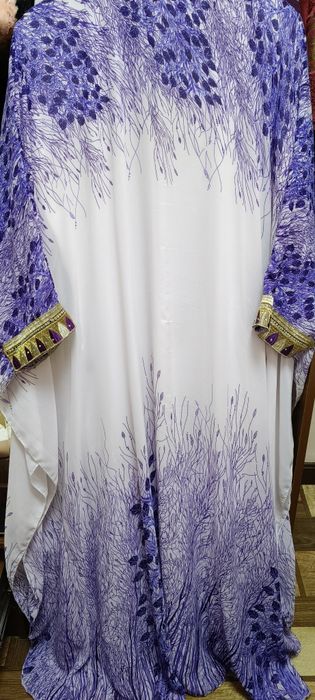 Srochna abaya sotiladi