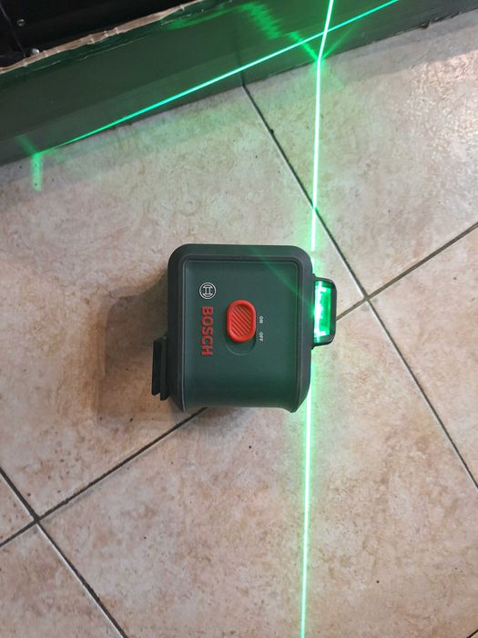 Лазерен нивелир Bosch level 360