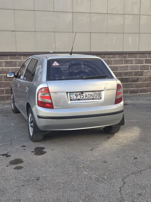 Продам машину Skoda fabia