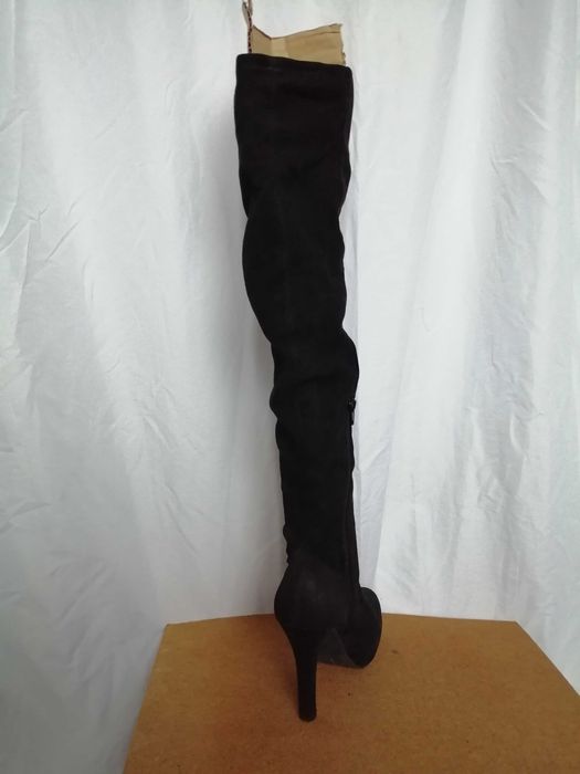 Елегантни дамски ботуши над коляното; с ток и платформа номер 40