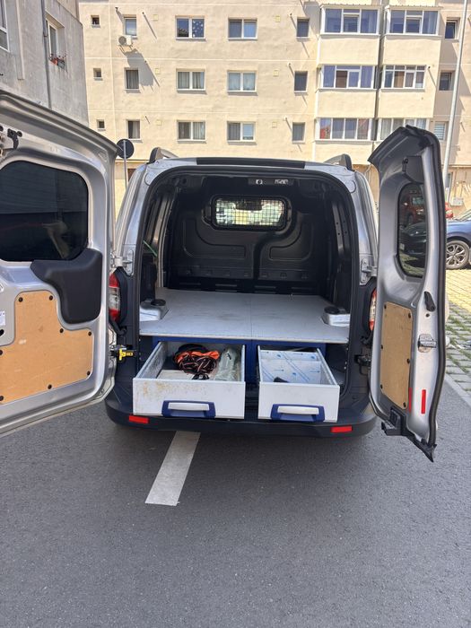 Ford transit courier