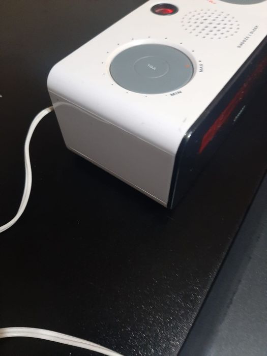 Vănd radio cu ceas și alarma