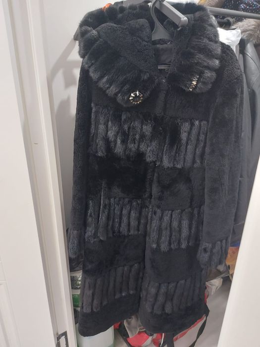 Продается шуба мутон с декором из норки