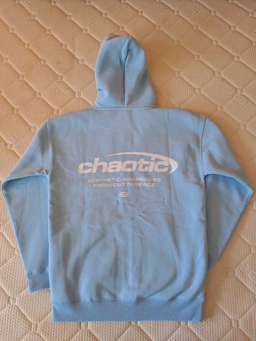 Продавам суичър Chaotic