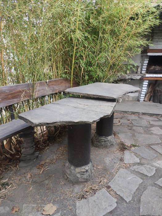 Продавам градинска маса от камък