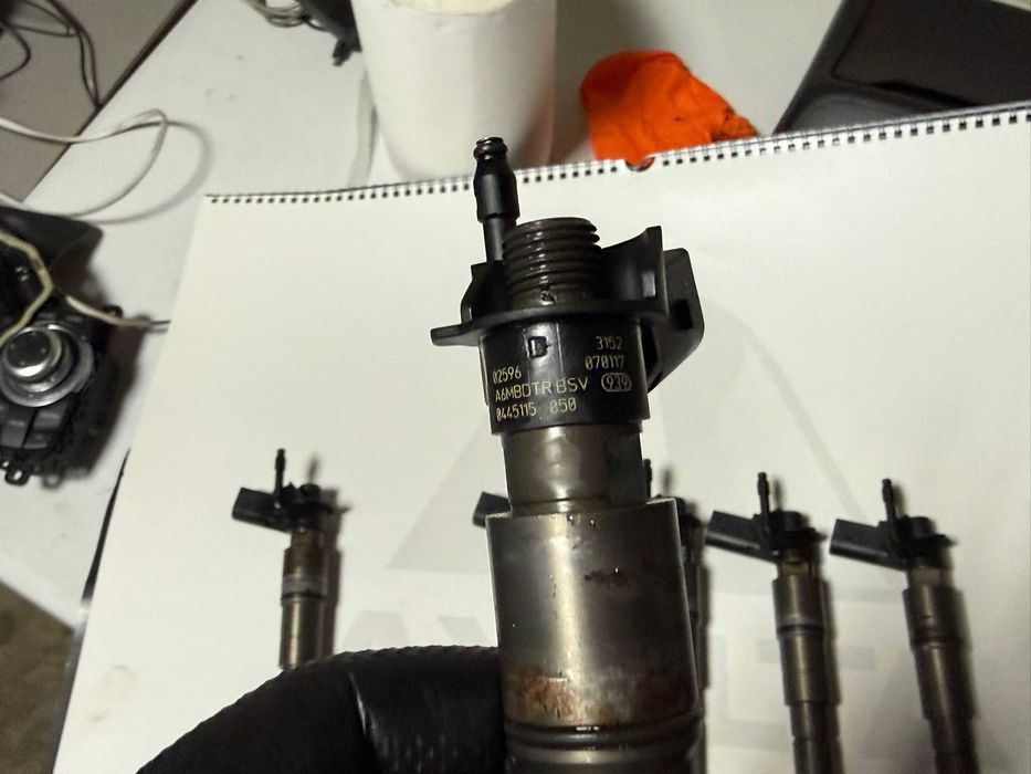 Injector injectoare BMW 3.5d 286 X3 X5 X6 cai cod 7796042 M57N2 M57