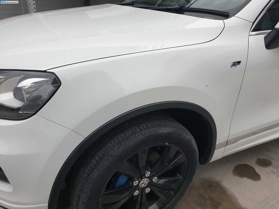 Aripa Stanga Fata R Line Volkswagen Touareg 7P NFL 2011 - 2018 Culoare LC9A [K8972]