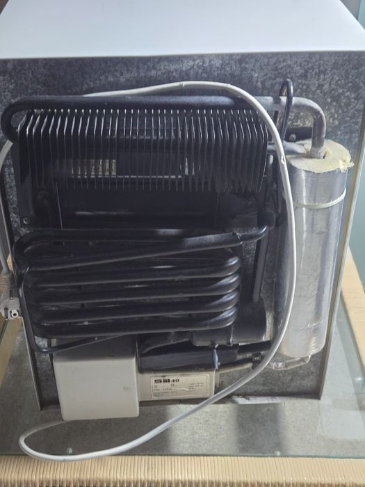 Хладилник-мини бар