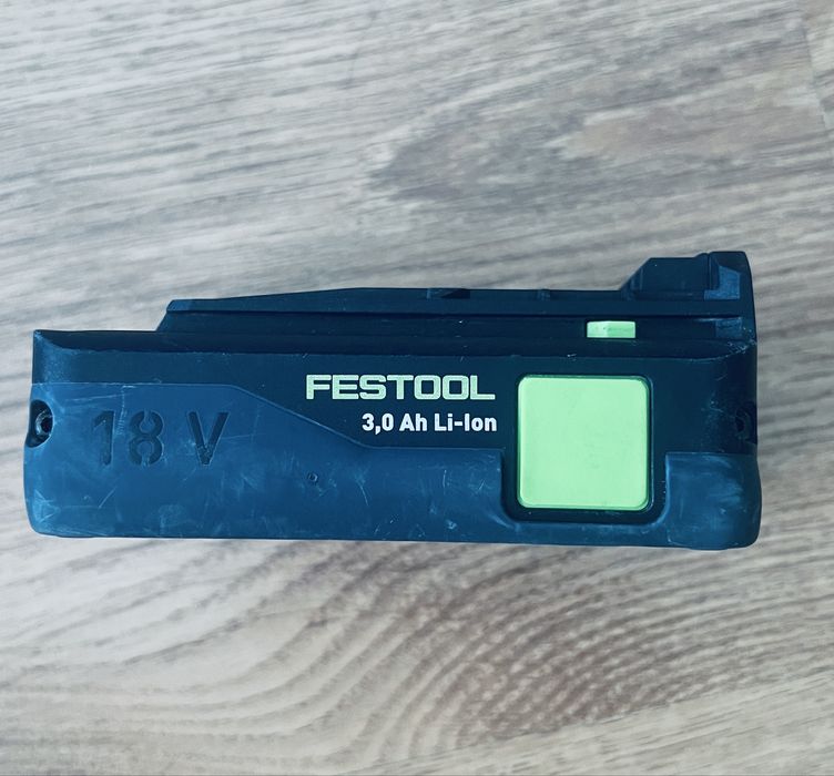 Оригинално бързозарядно устройство Festool и батерия