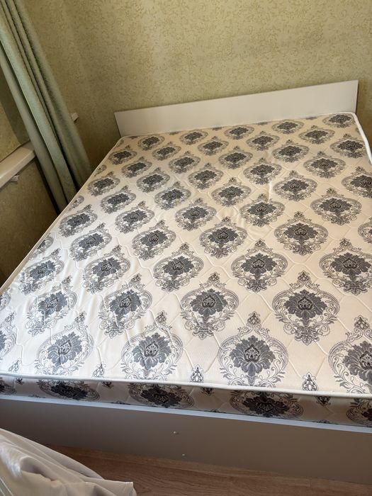 Кровать двуспальная