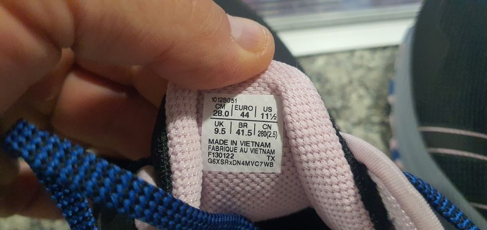 Маратонки:Asics:-43номер