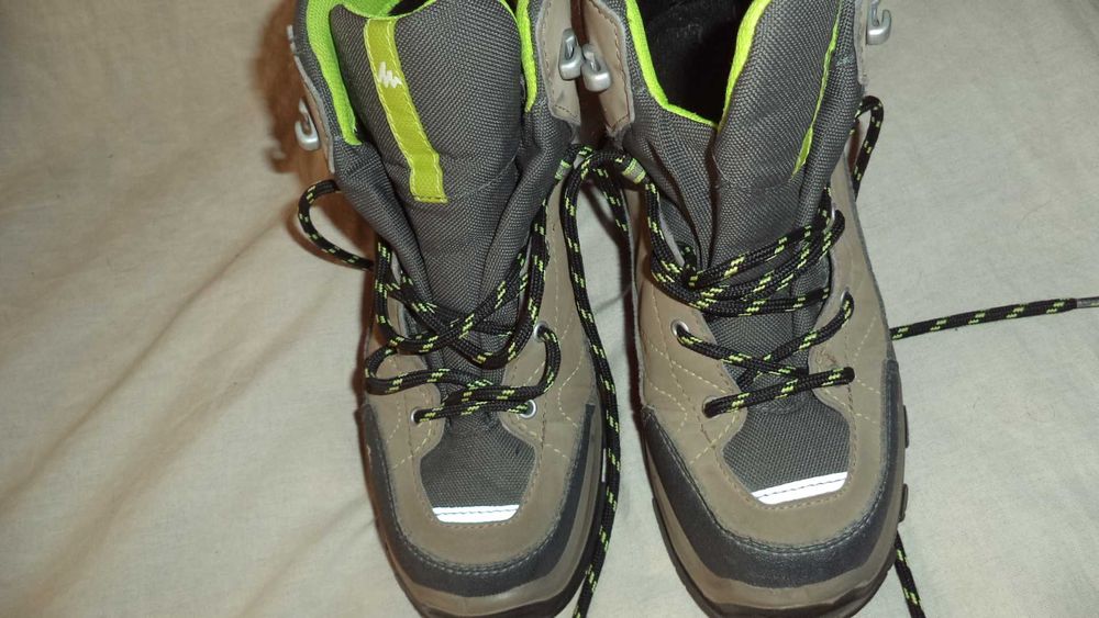 Продавам  почти нови детски боти - 37 номер