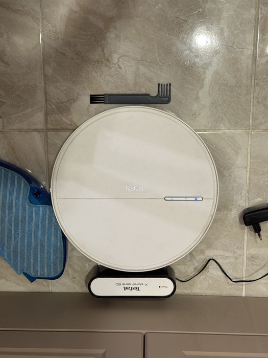 Продам робот пылесос tefal