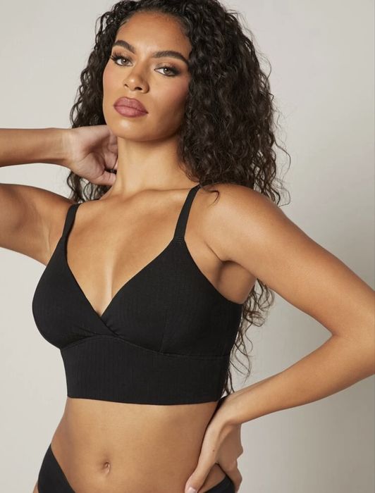 Спортно бюстие и панталонки с джоб