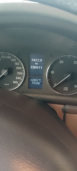 Мерцедес  C200 2.2