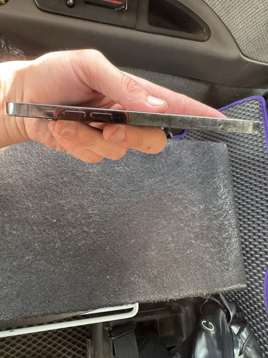 Айфон 12 про продам заблокированный