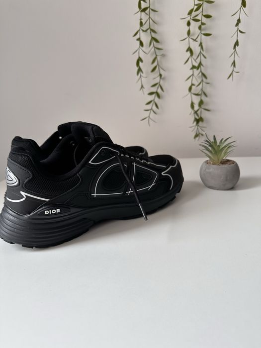 Dior b30 black and white