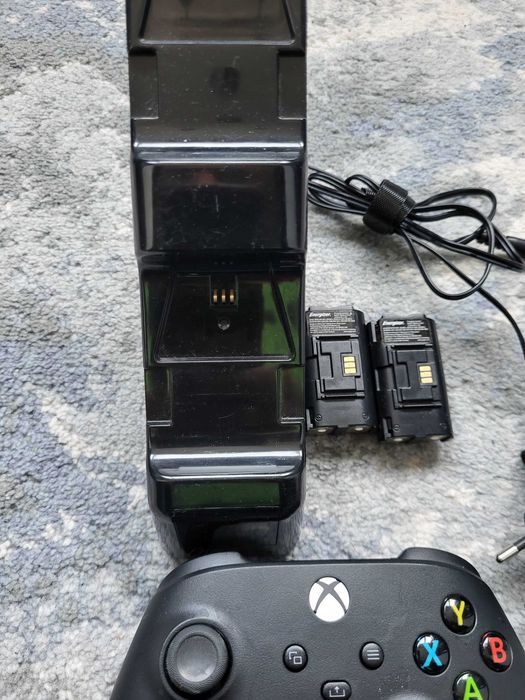 Controler original Xbox One + statie incarcare + placa Disney Infinity