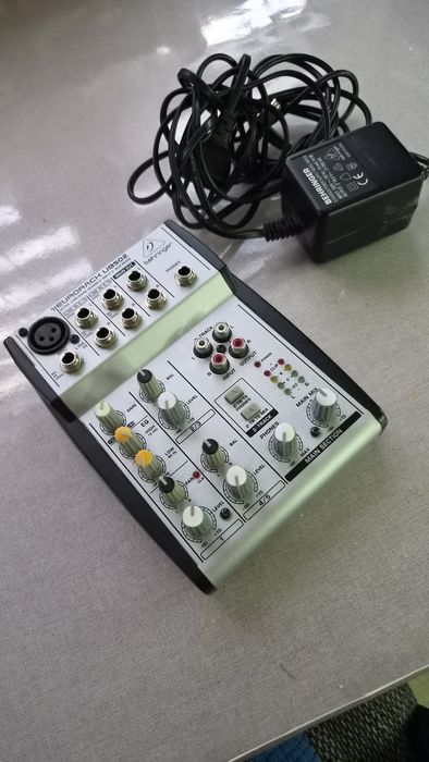 Миш пулт  BEHRINGER  UB502
