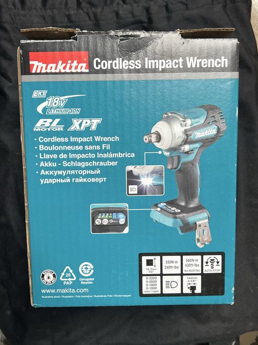 Vand bormasina de impact Makita(3buc) acumulatori 5 Ah si statie dubla