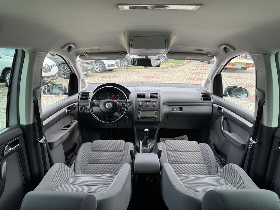 VW TOURAN 7 X LOCURI  128.500 Km . 2.0 TDI Stare Tehnica Estetica Fara Repros Vopsea Originala Import Italia Fara Rugina Garantie Motor Cutie Viteze
