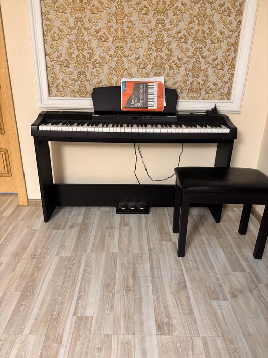 Продам электрическое фортепиано