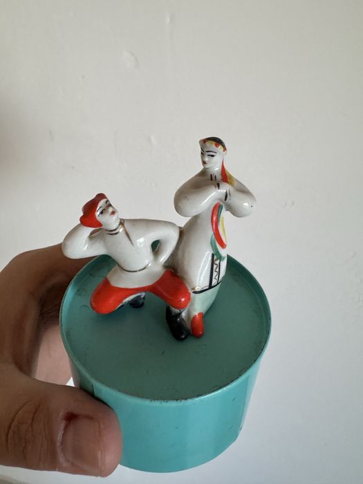 Фарфоровые статуэтки