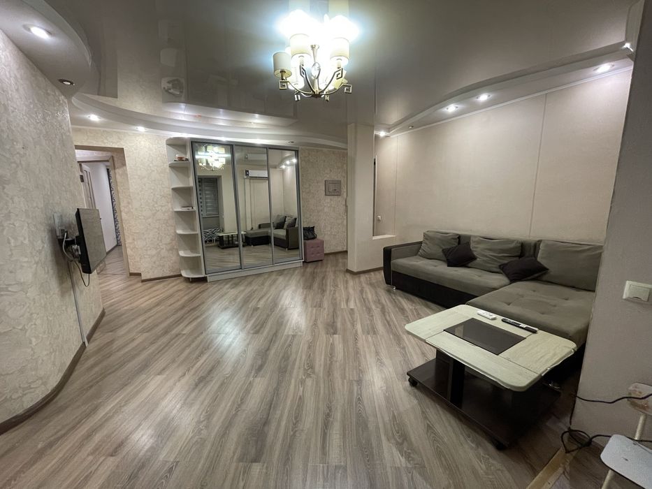 Сдается 3х ком. квартира, р-н пл. Республики
